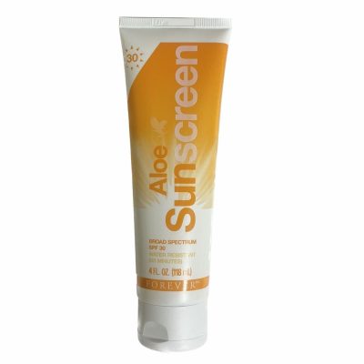 کرم ضد آفتاب بدون رنگ فوراور لیوینگ پروداکتس SPF 30 مدل 01 ‌مناسب همه انواع پوست حجم 118 میلی‌لیتر